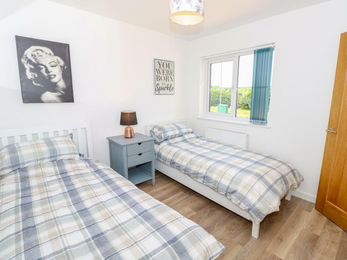6 Yarmouth Cottages Freshwater Exteriér fotografie